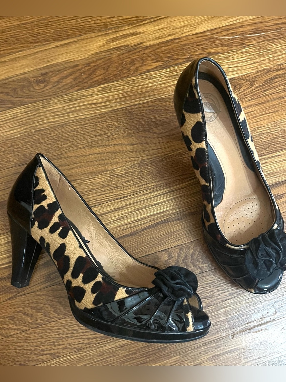 Nurture 9.5 calf hair heels pumps peep toe animal print mob wife maximalist